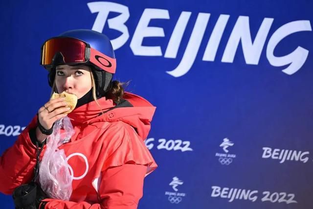 2020自拍偷区亚洲综合图片